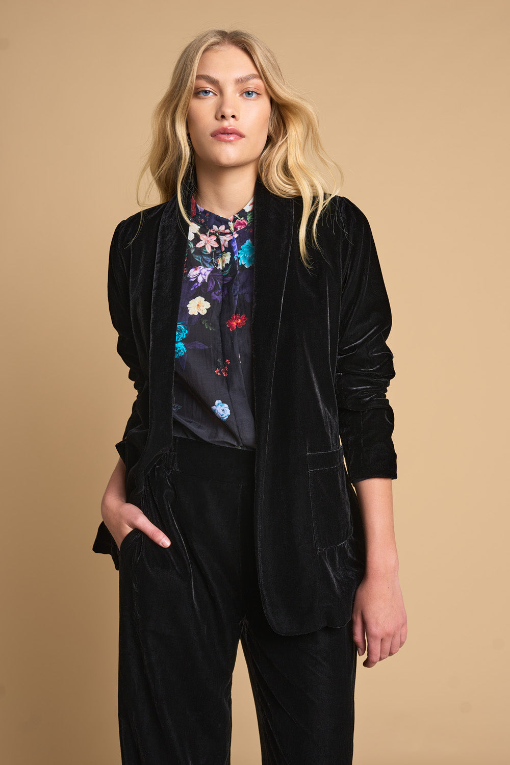 Womens velvet clearance blazer australia