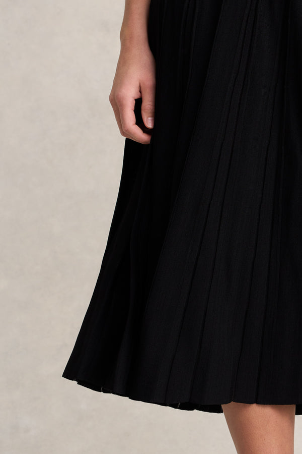 Pleated Knit Skirt – Black