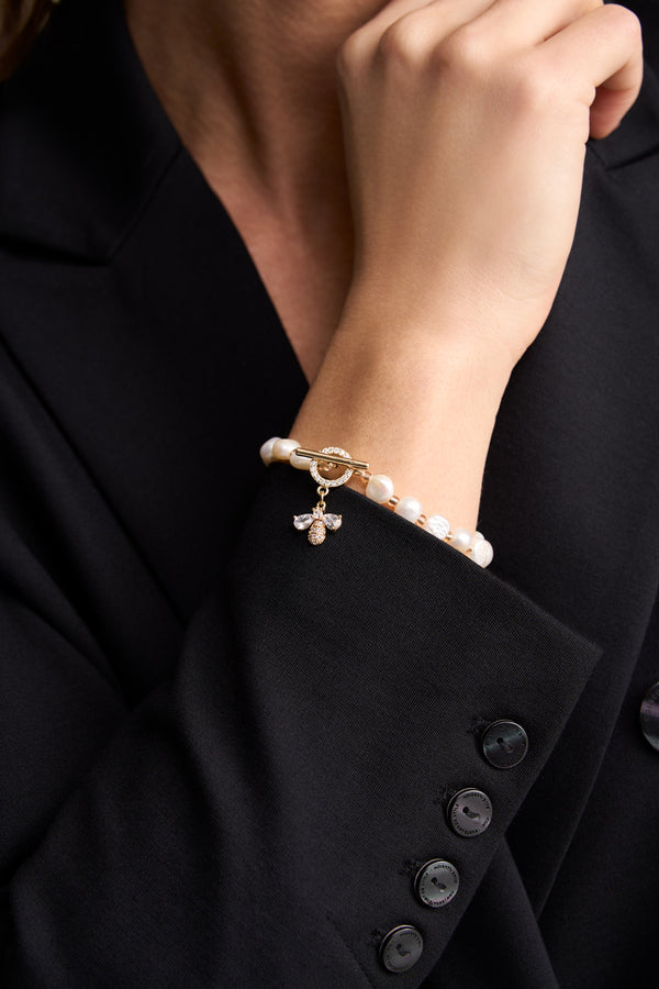 Bee Pearl Wrist – Cream