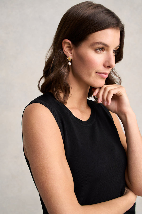 Dainty Floral Pearls – Gold