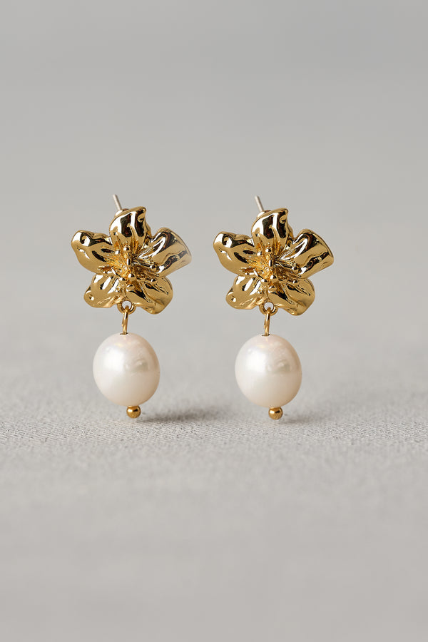 Dainty Floral Pearls – Gold
