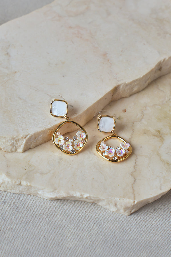 Floral Garden Earrings – Cream