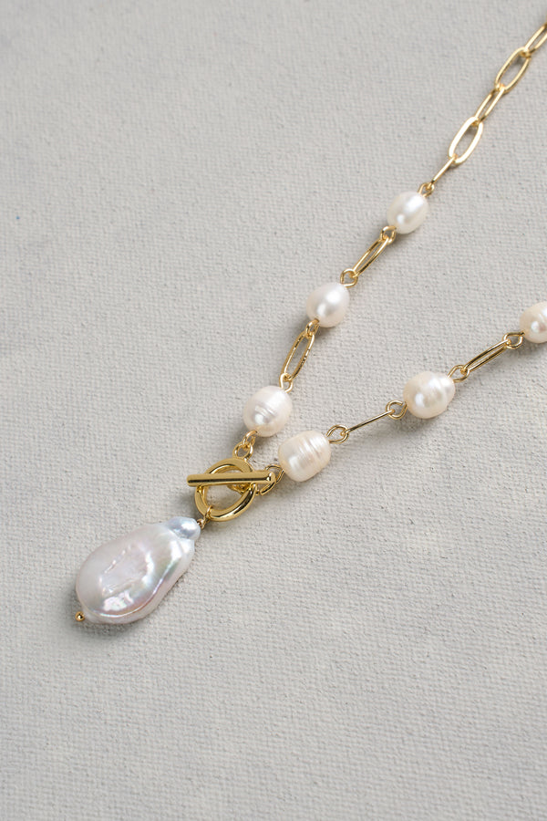 Pearl Pendant Necklace - Gold