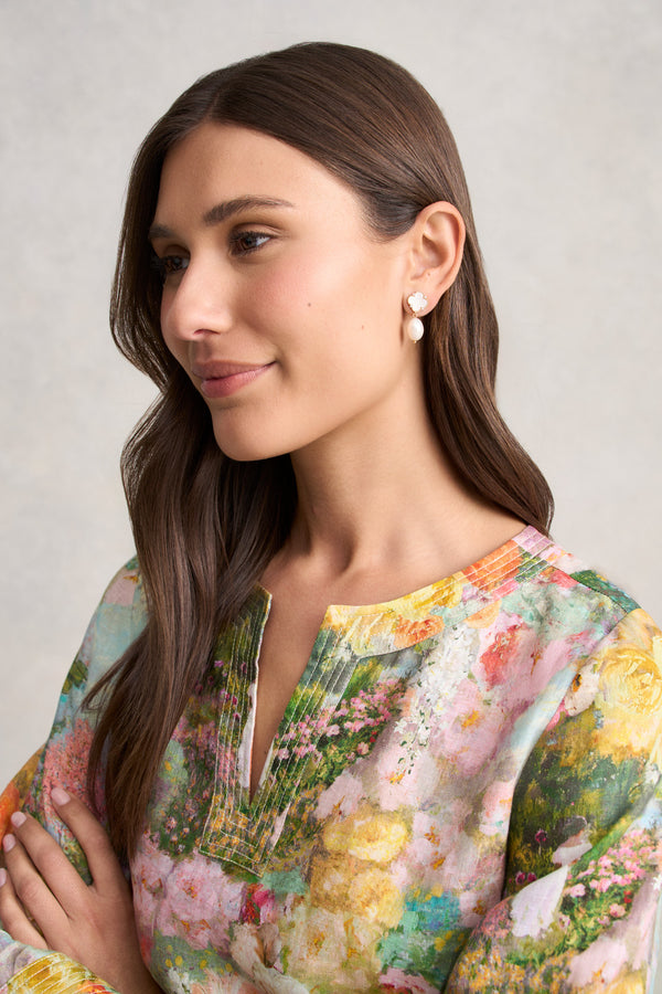 Clover Pearl Stud - Mother of Pearl