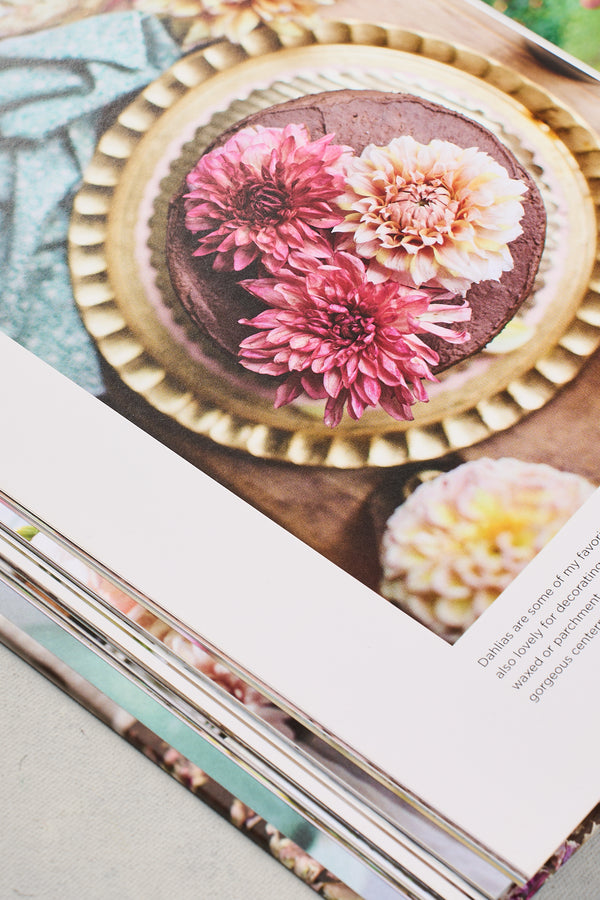 French Country Cottage In Bloom Book - MULTICOLOUR