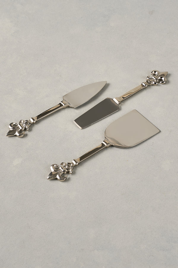 Fleaur De Lys Cheese Set - silver