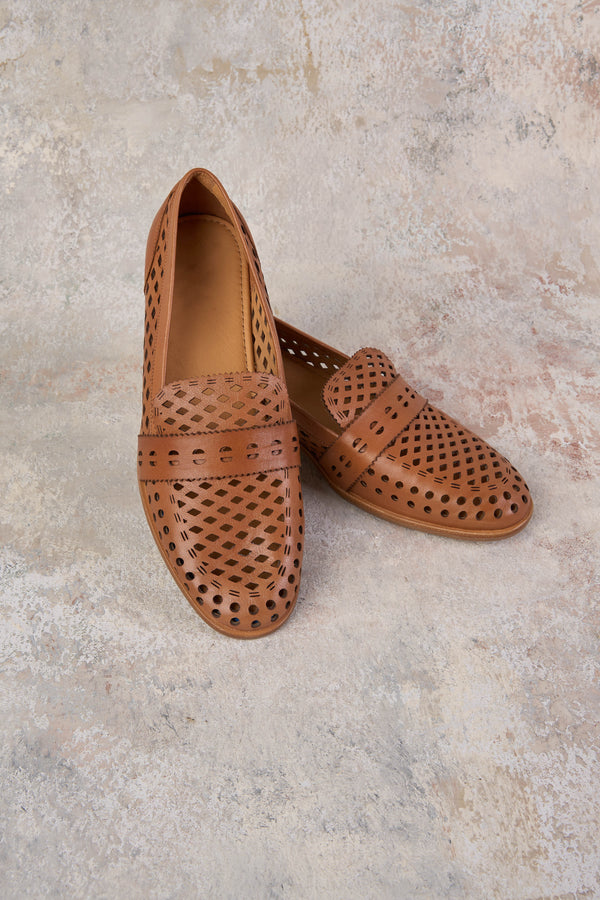Hillary Heeled Loafer - Tan