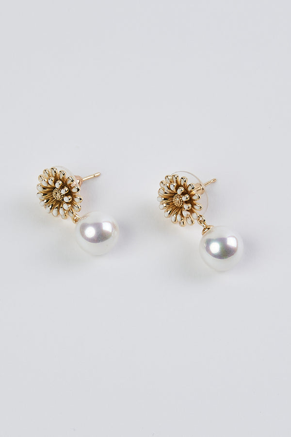 18K Gold Pearl Daisy Earrings