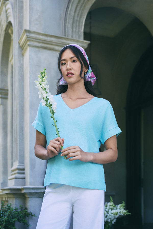 LINEN MIX V-NECK TOP - BLUE LAKE