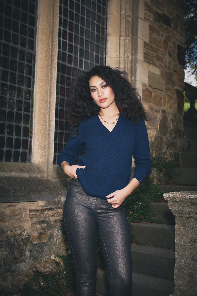 Ribbed V-Neck Wool Jumper - Midnight Blue