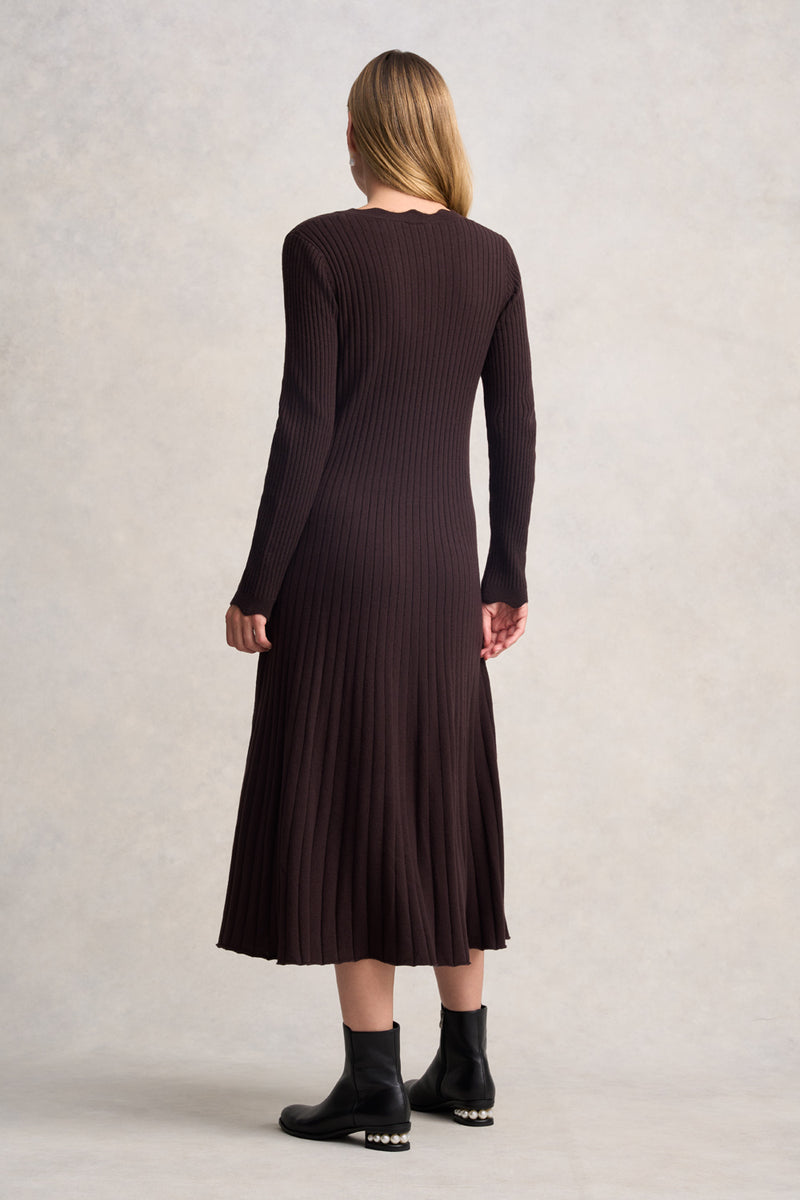 GRADUATED RIB WOOL DRESS - CHOCOLATE 