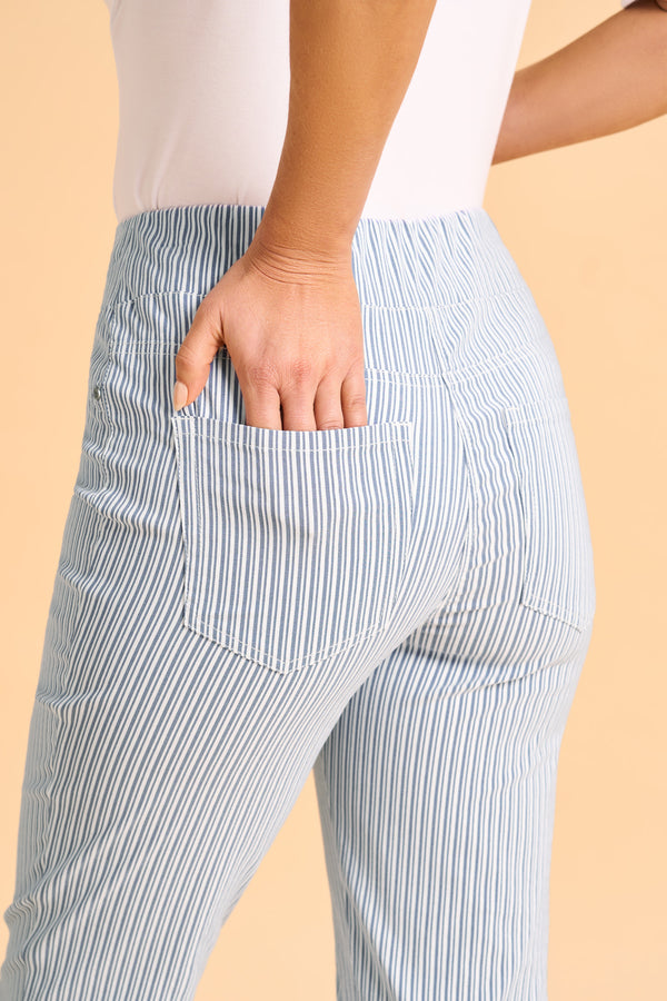 Seersucker Stripe Capri Pant – Blue Illusion