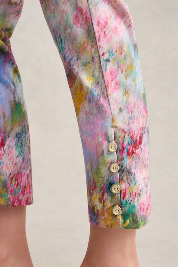 Bengajean® 7/8th Button Detail – Meadow Print