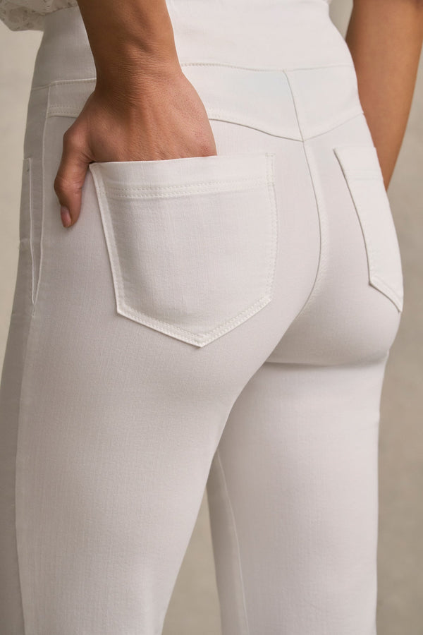 Bengajean® Relaxed Bootcut - White