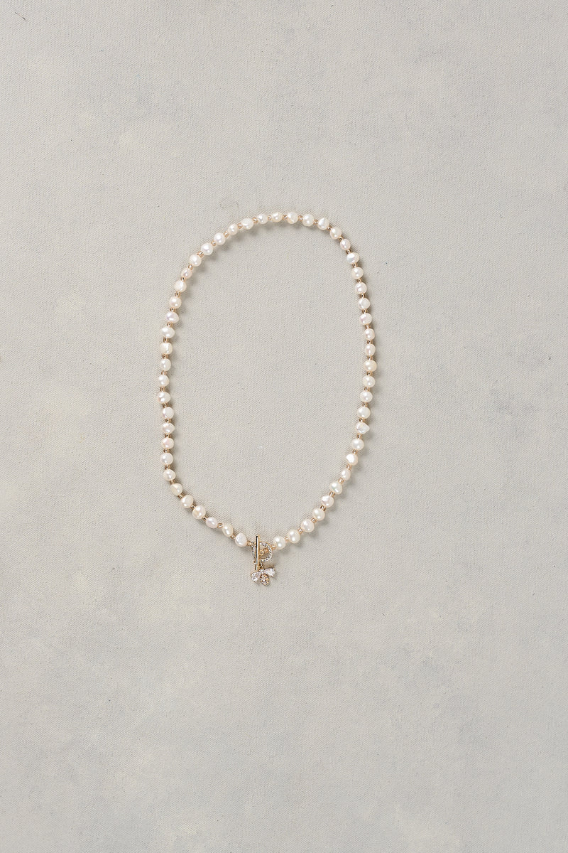 Bee Pearl Necklace – Cream