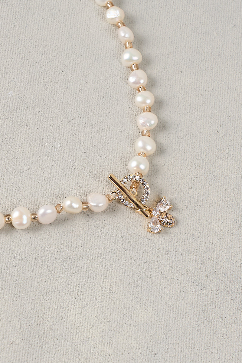 Bee Pearl Necklace – Cream