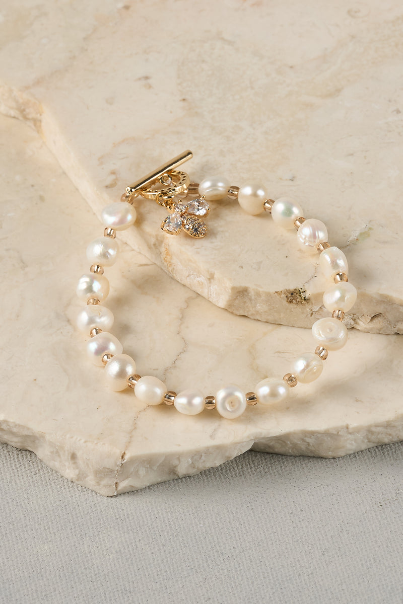 Bee Pearl Wrist – Cream