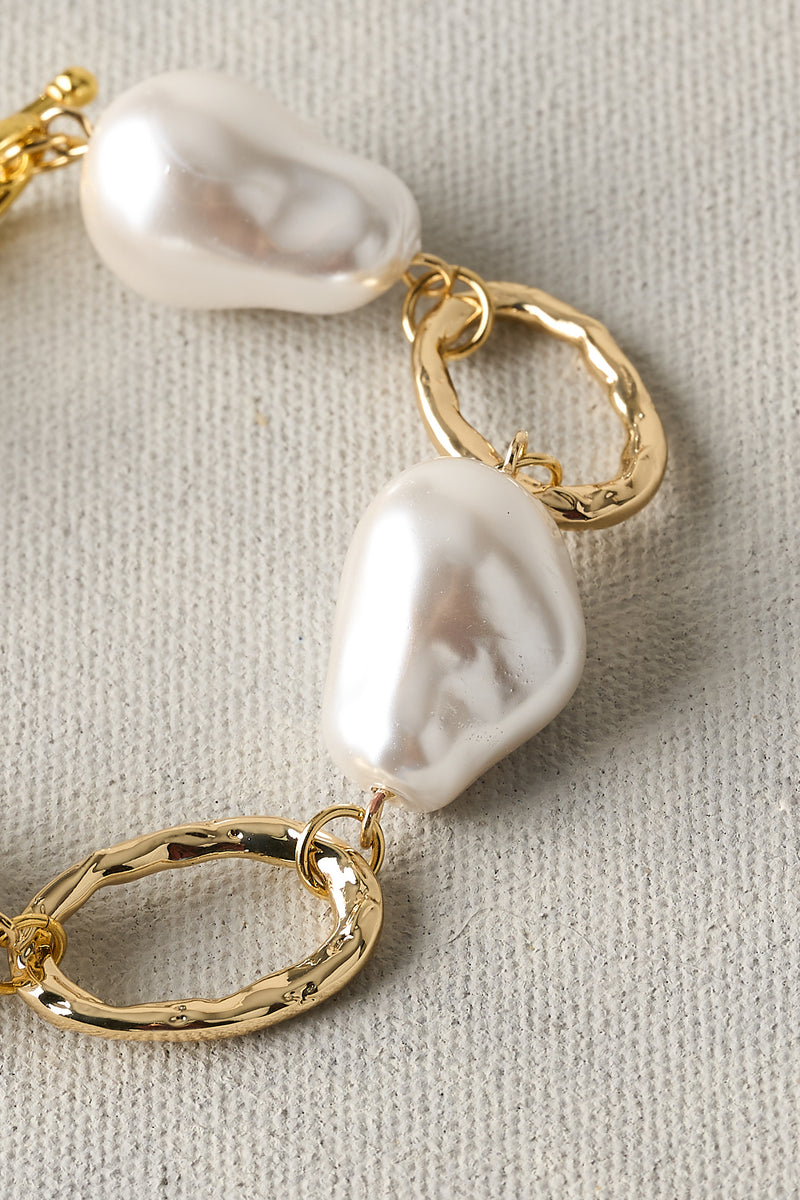Baroque Pearl Wrist – Cream
