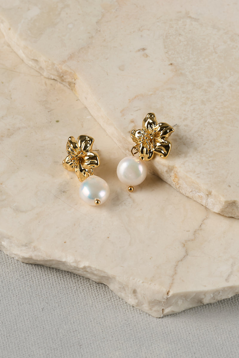 Dainty Floral Pearls – Gold