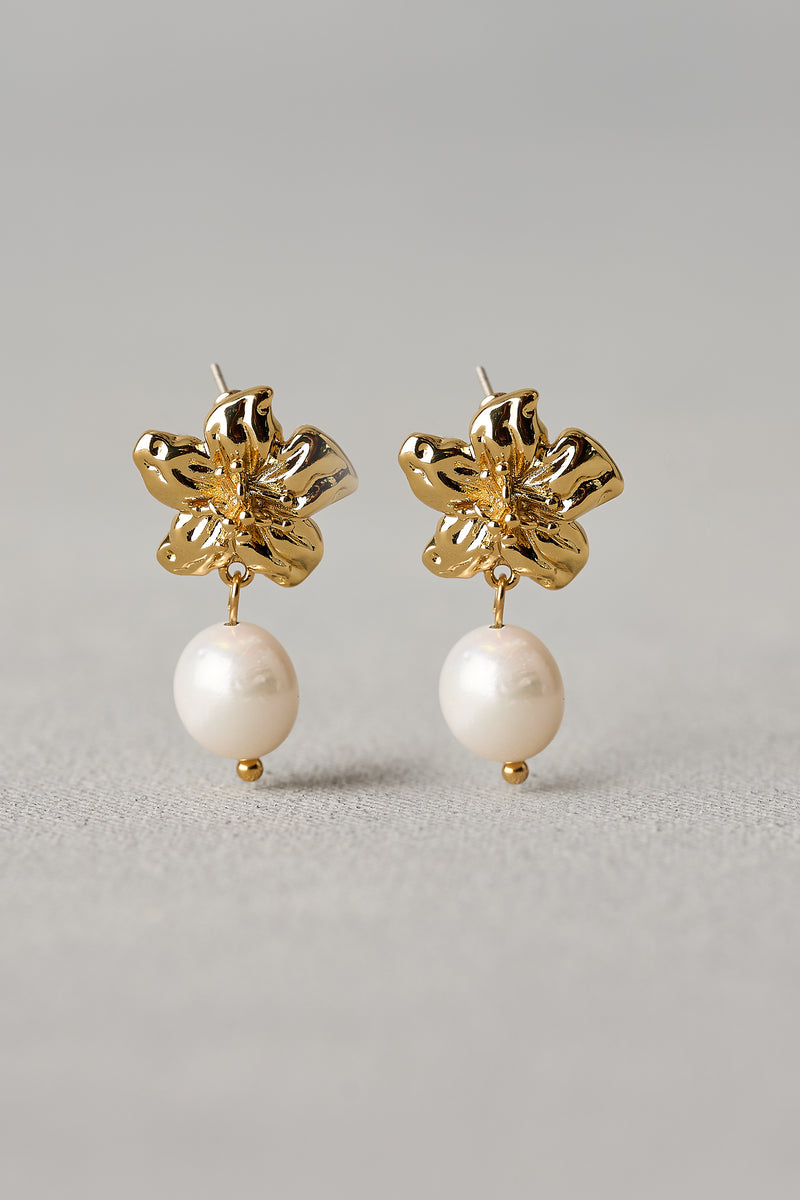 Dainty Floral Pearls – Gold