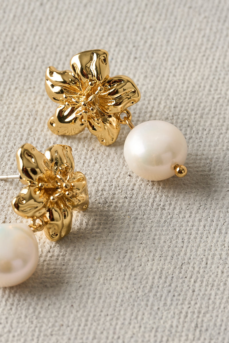 Dainty Floral Pearls – Gold
