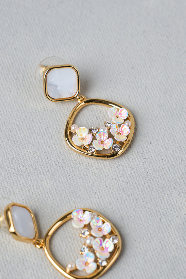 Floral Garden Earrings – Cream