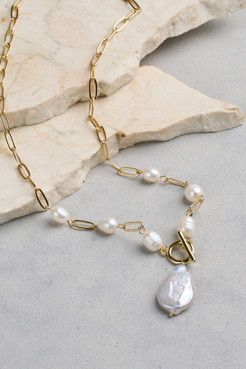 Pearl Pendant Necklace - Gold