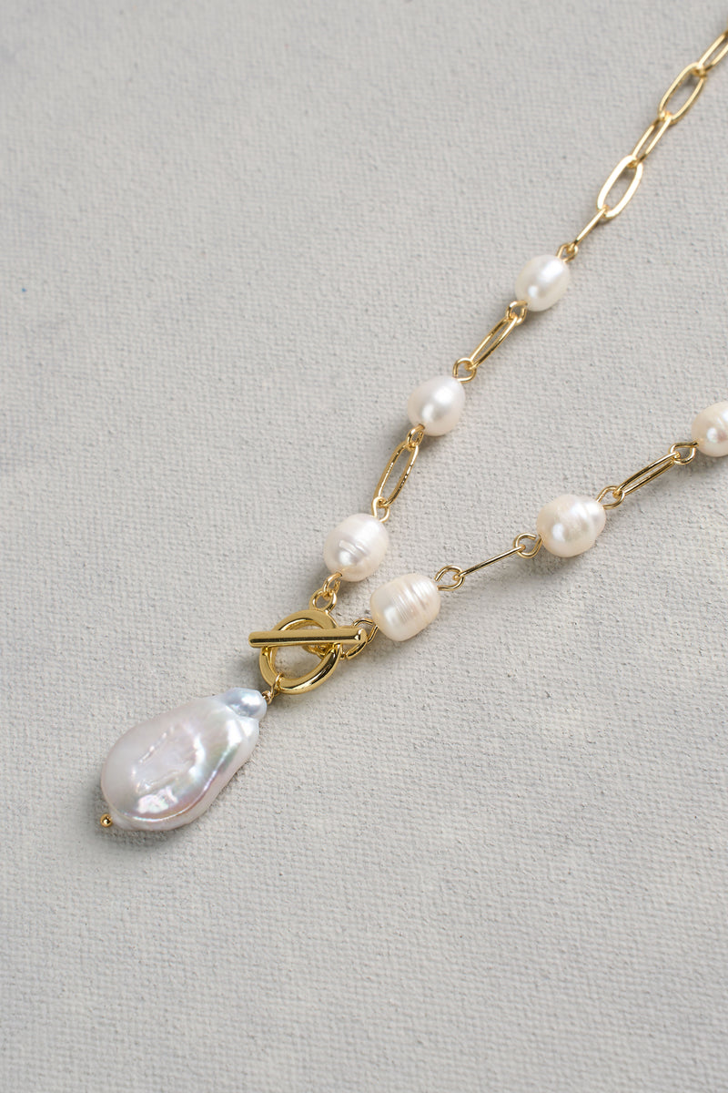 Pearl Pendant Necklace - Gold
