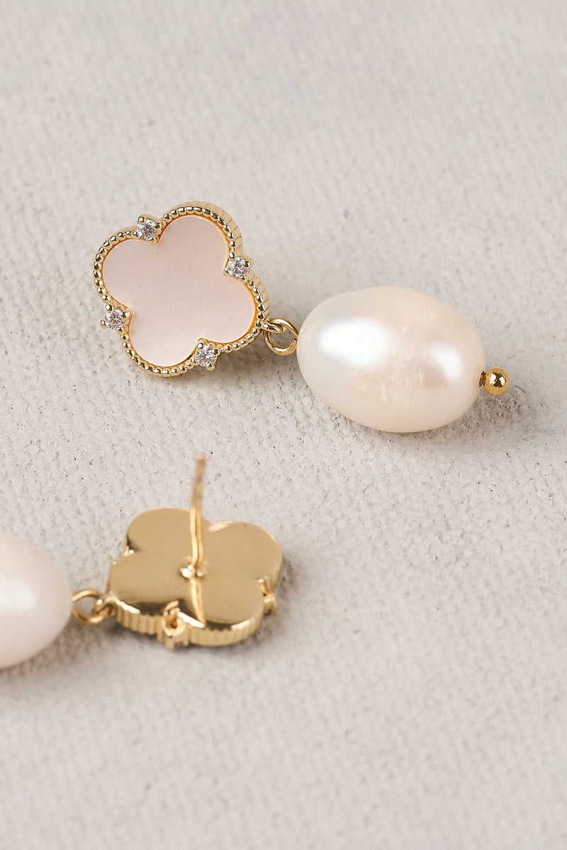 Clover Pearl Stud - Mother of Pearl
