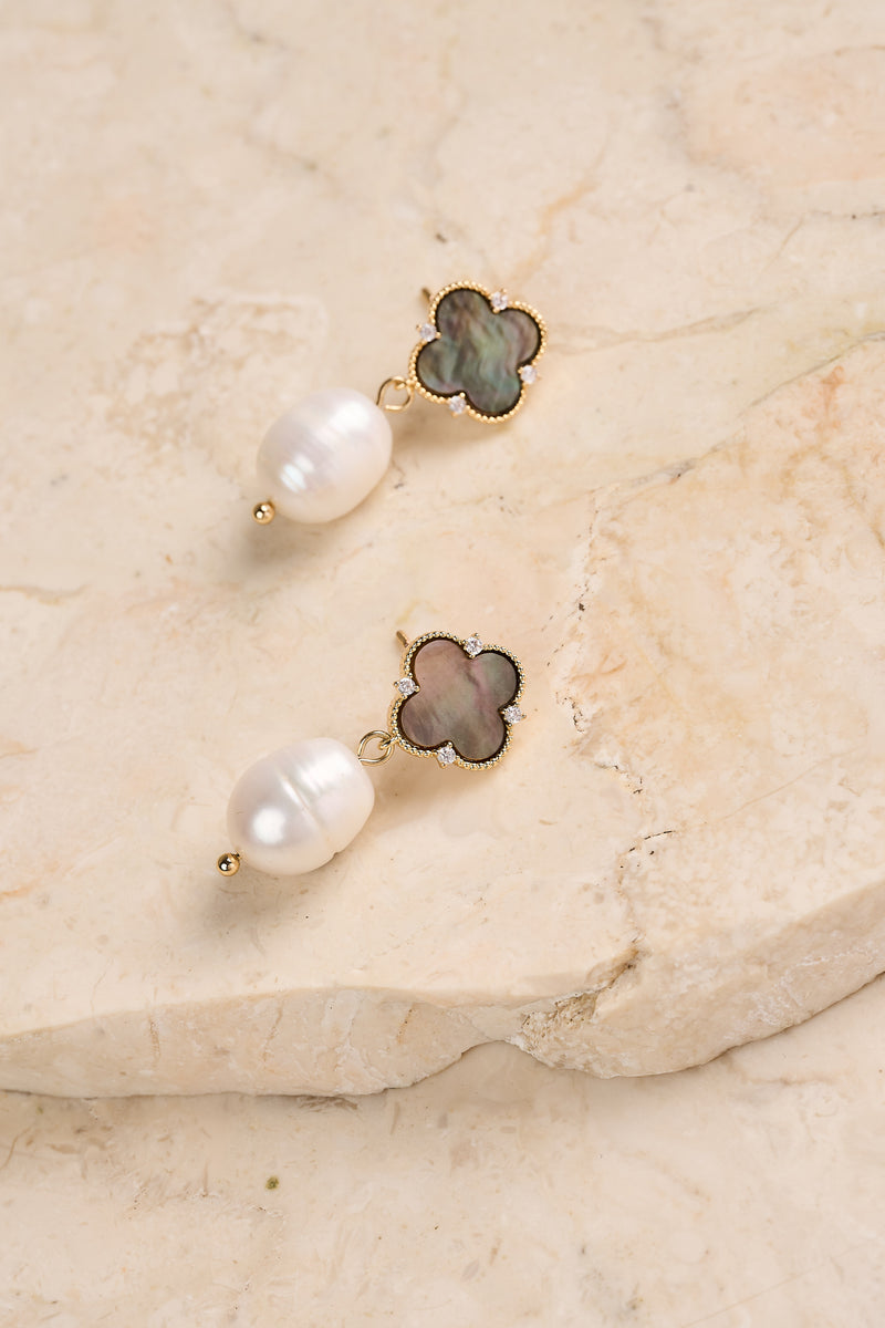 Clover Pearl Stud - Black