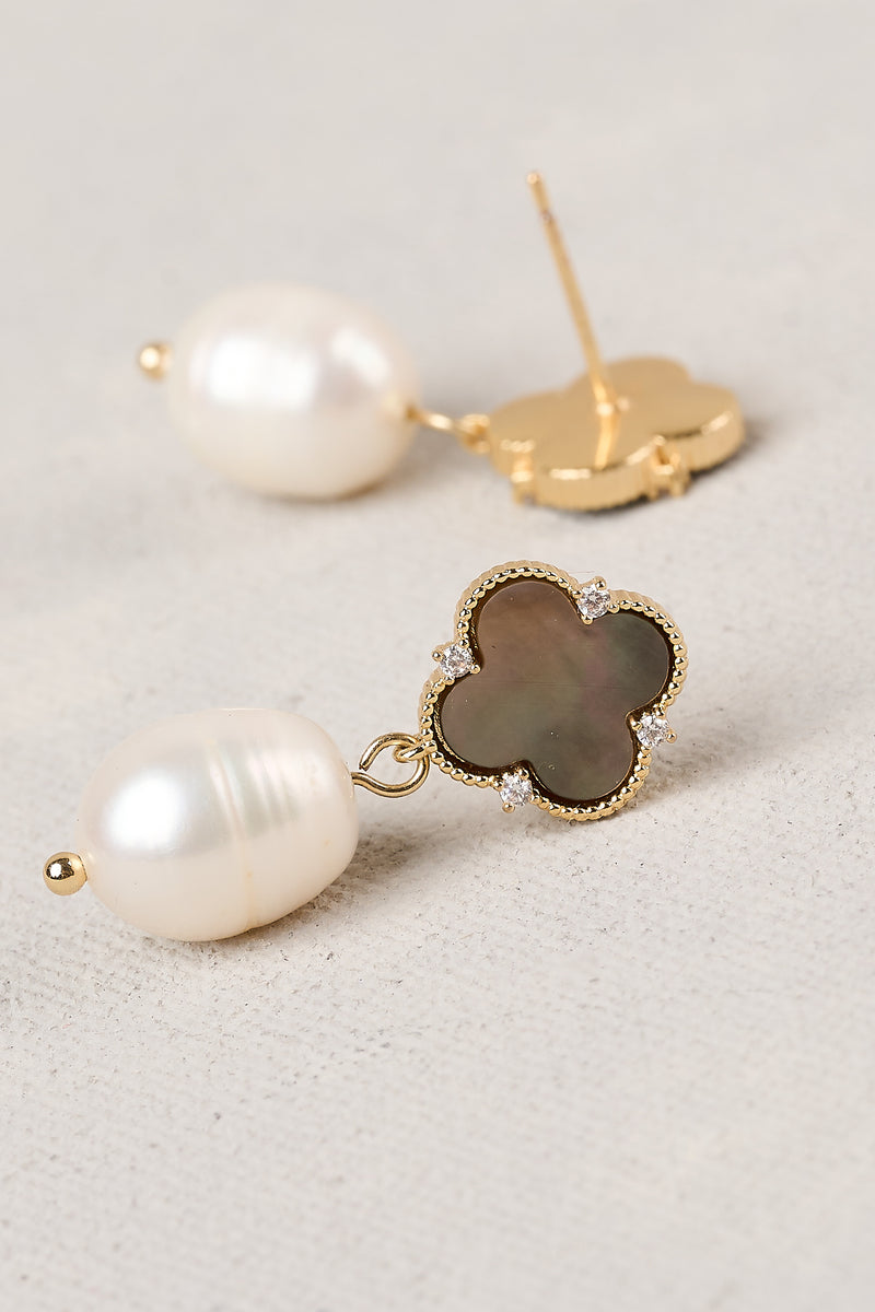 Clover Pearl Stud - Black