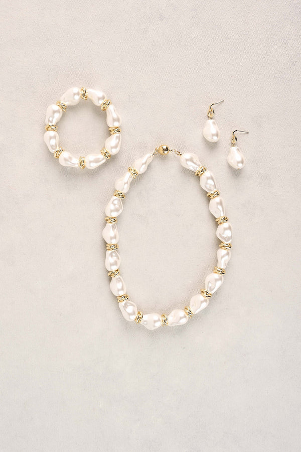 Statement Baroque Pearl Necklace - Gold