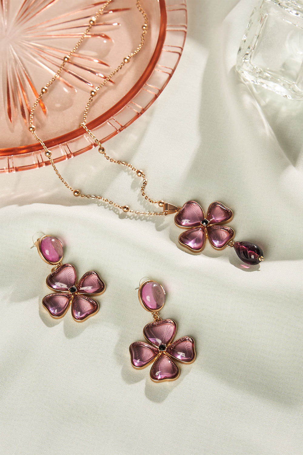 Pink deals flower necklace