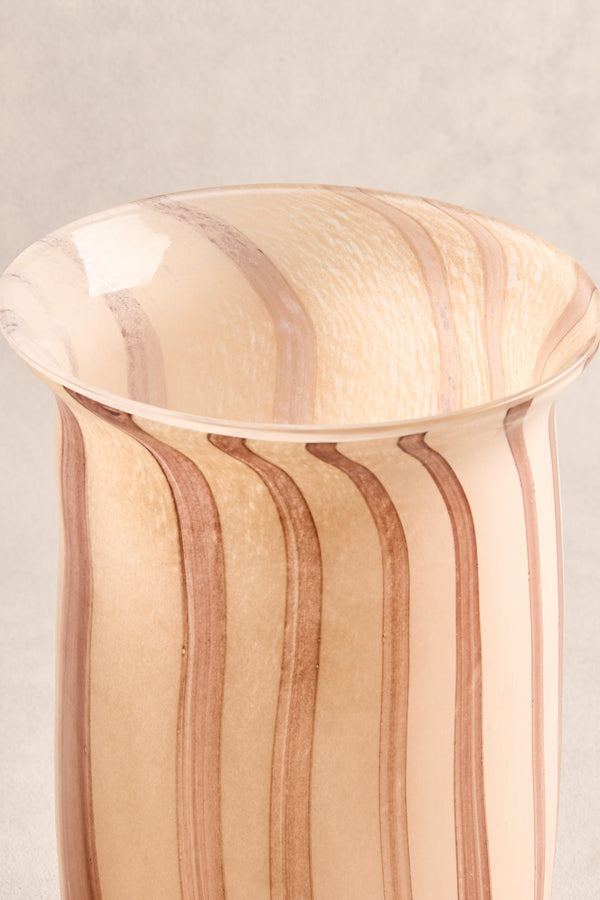 Claudia Vase Short