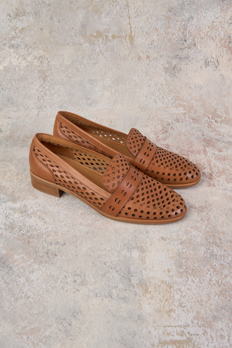 Hillary Heeled Loafer - Tan