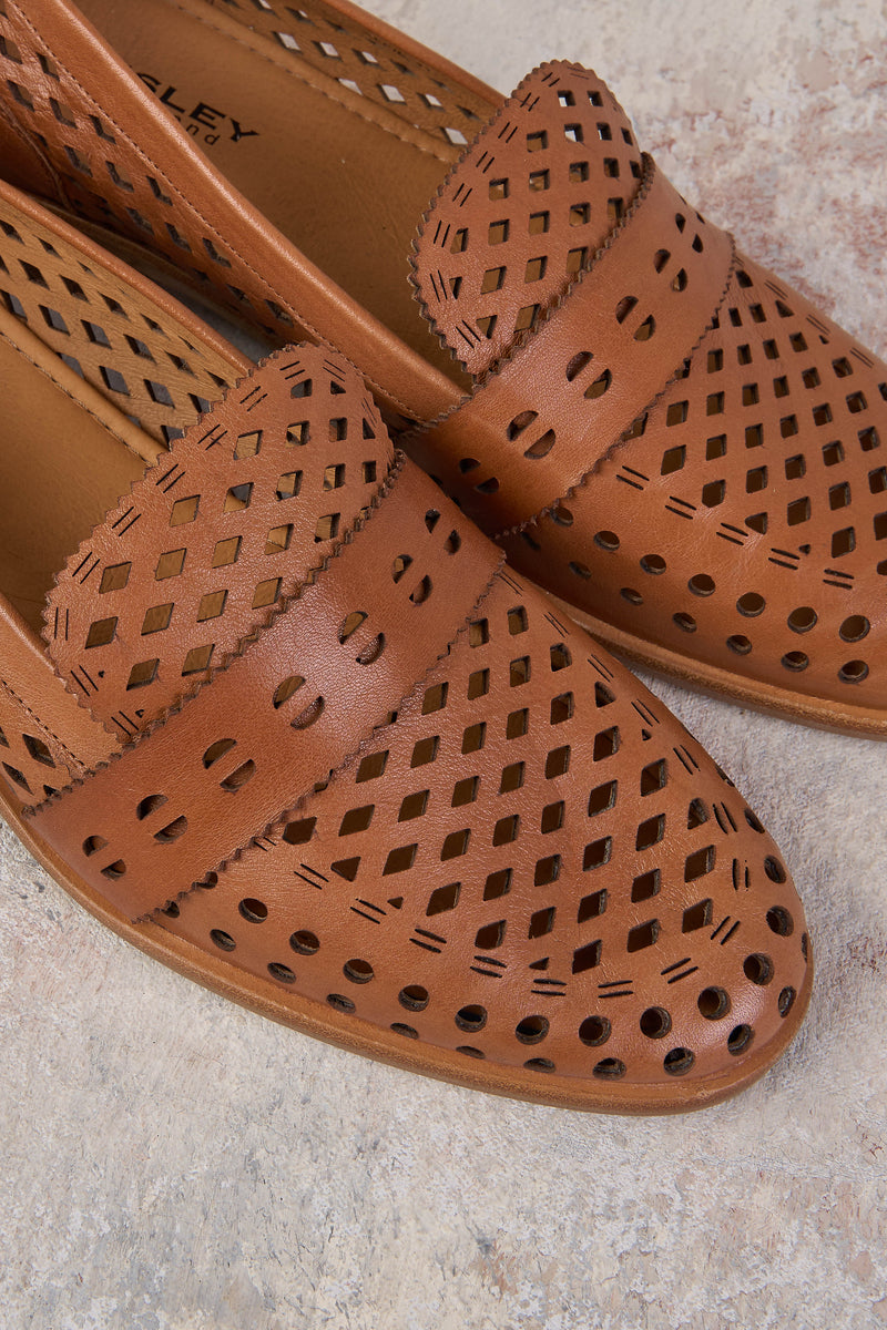 Hillary Heeled Loafer - Tan