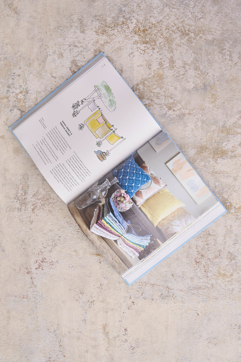 Joie - A Parisian's Guide To Life Book