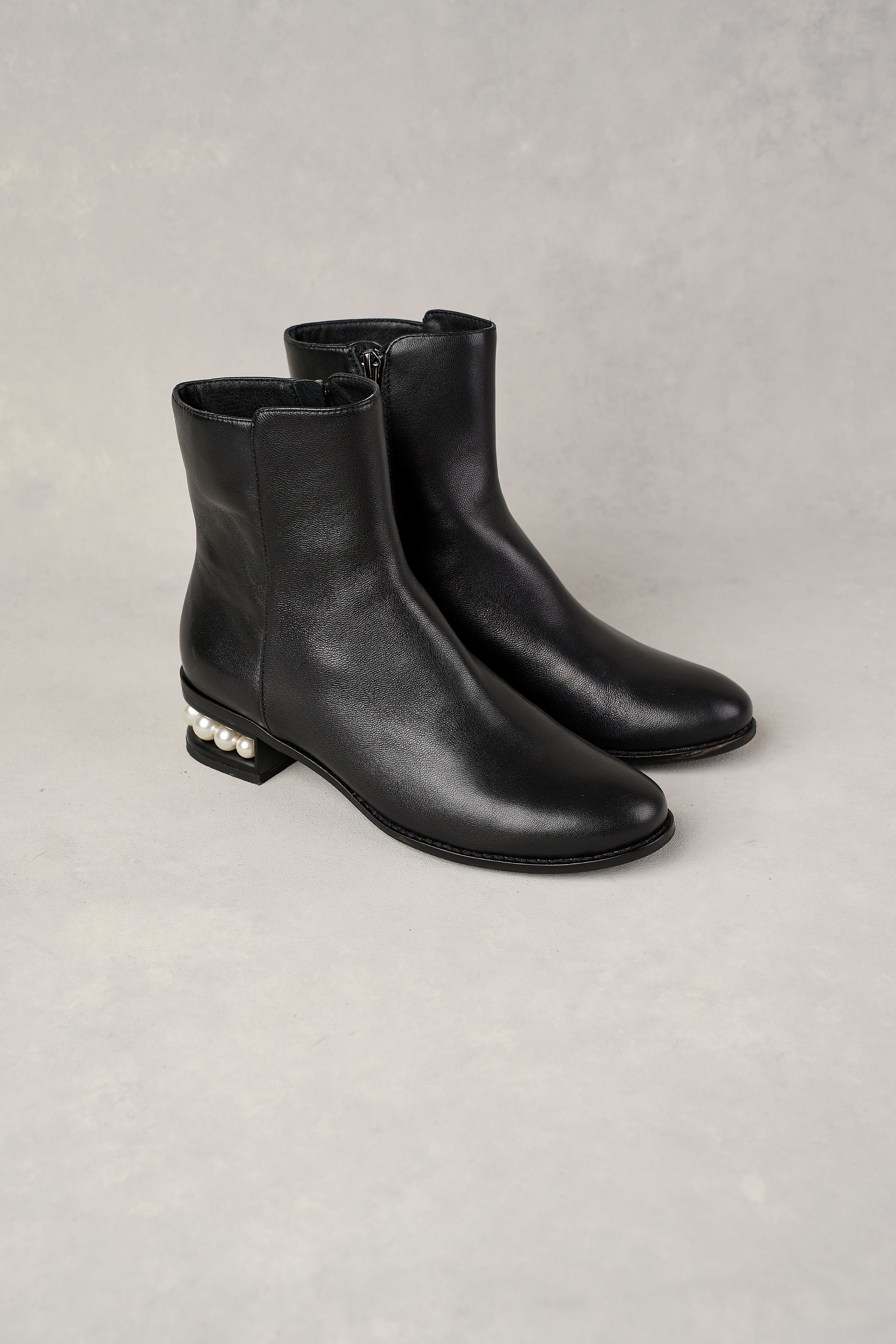 Jolie Pearl Heel Boot Black – Blue Illusion