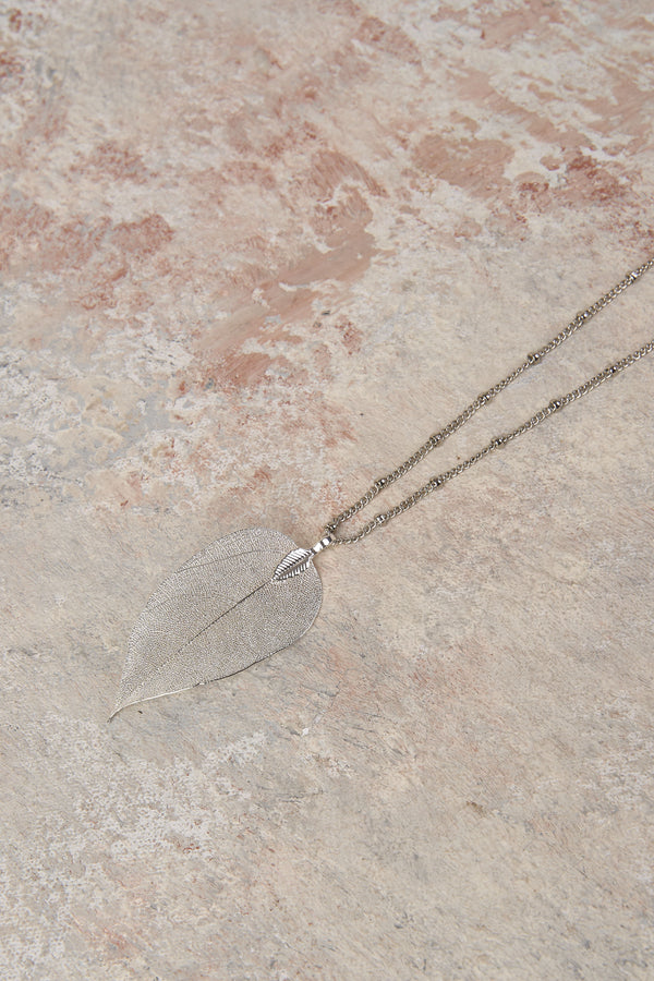 Leaf Pendant Necklace