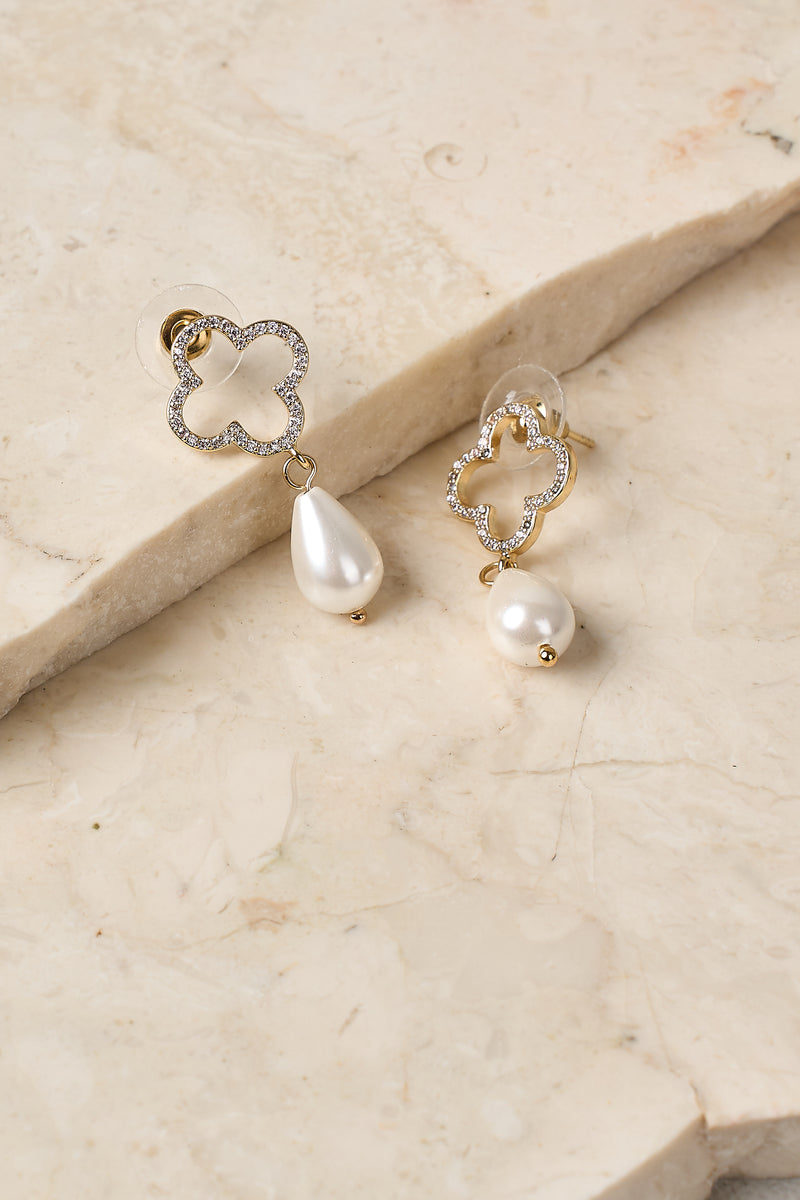 Pearl Clover Studs - Gold & Pearl