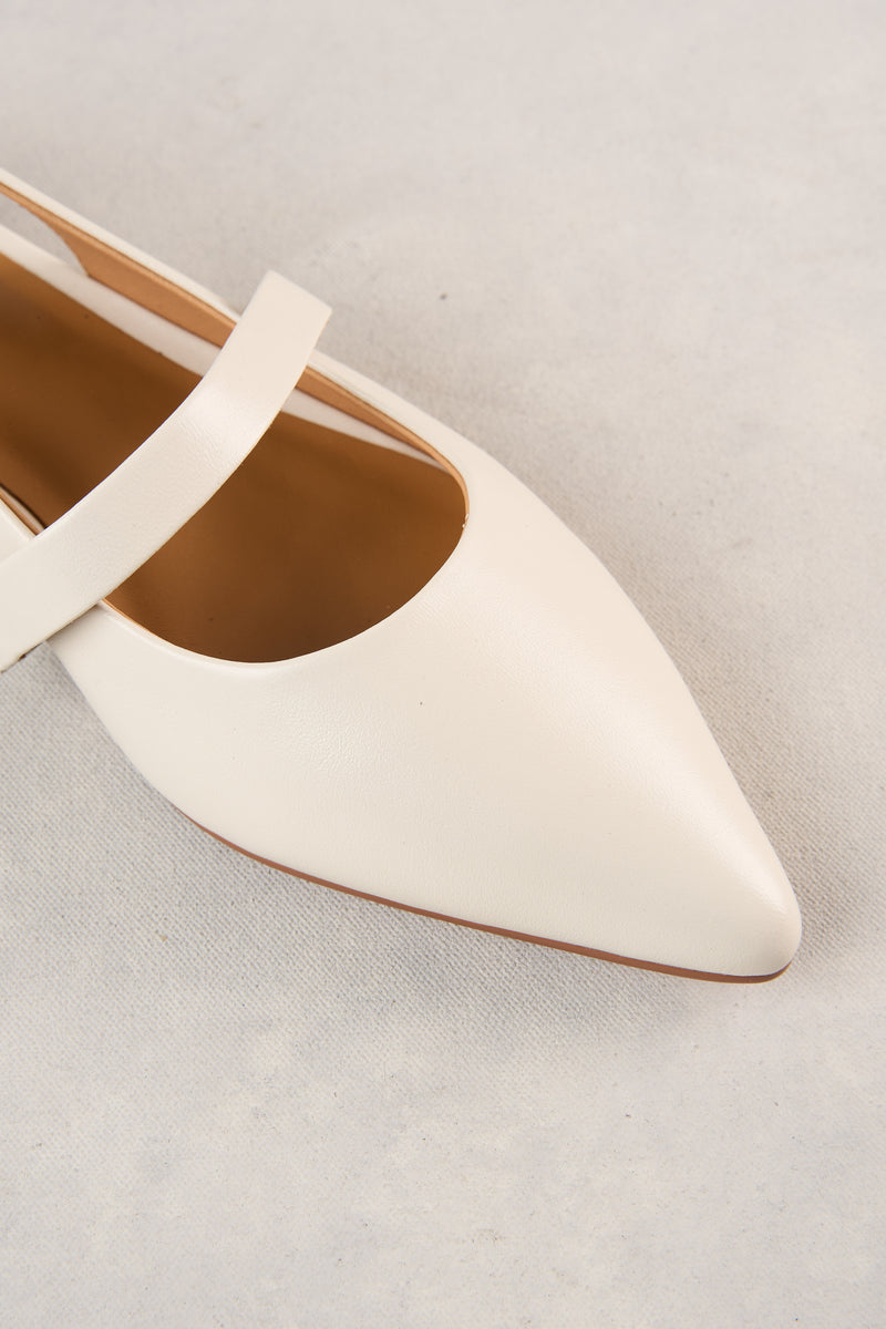 Elisa Pointed Flat - Ecru
