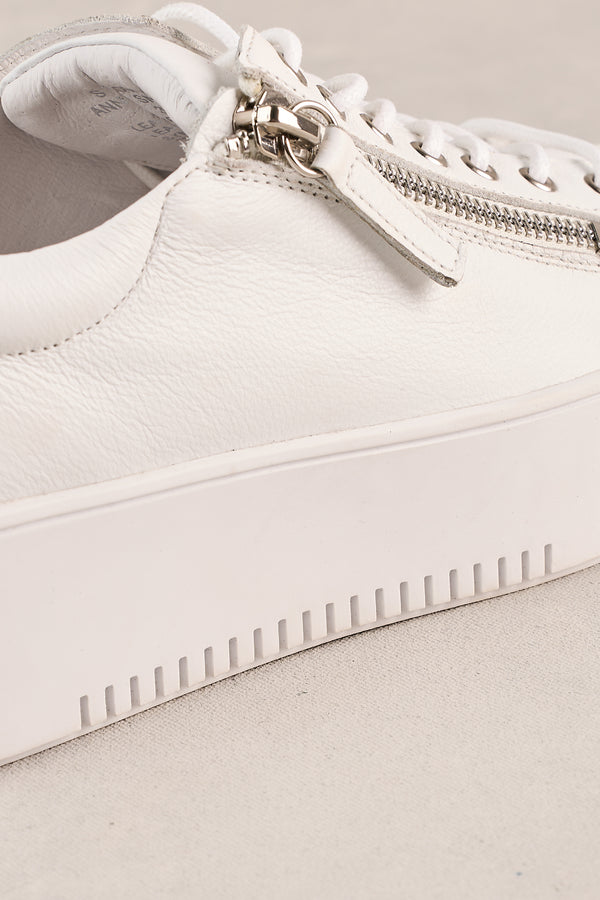 Anna Sneaker - White