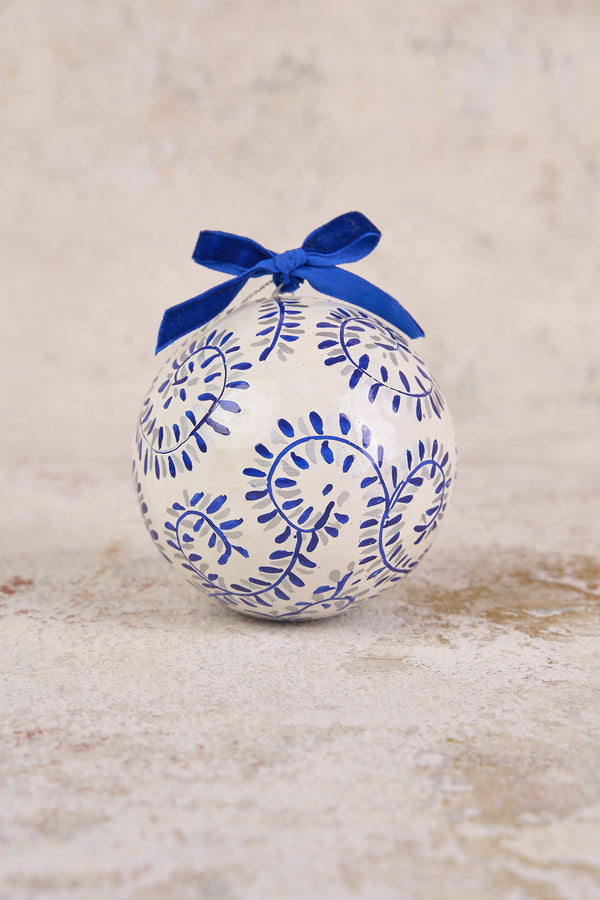 Seaside Swirl Bauble 4"