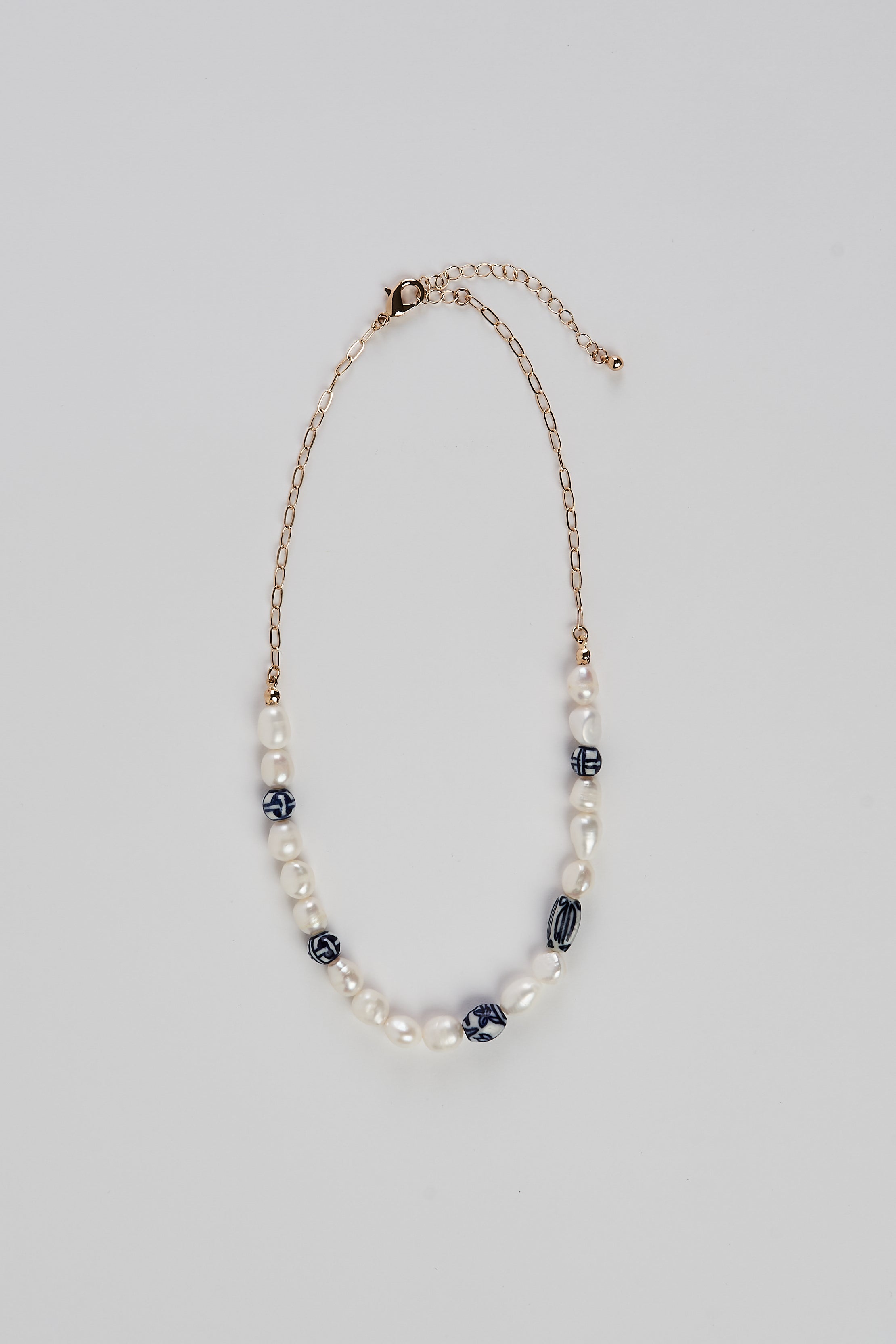 Blue and deals white pearl necklace