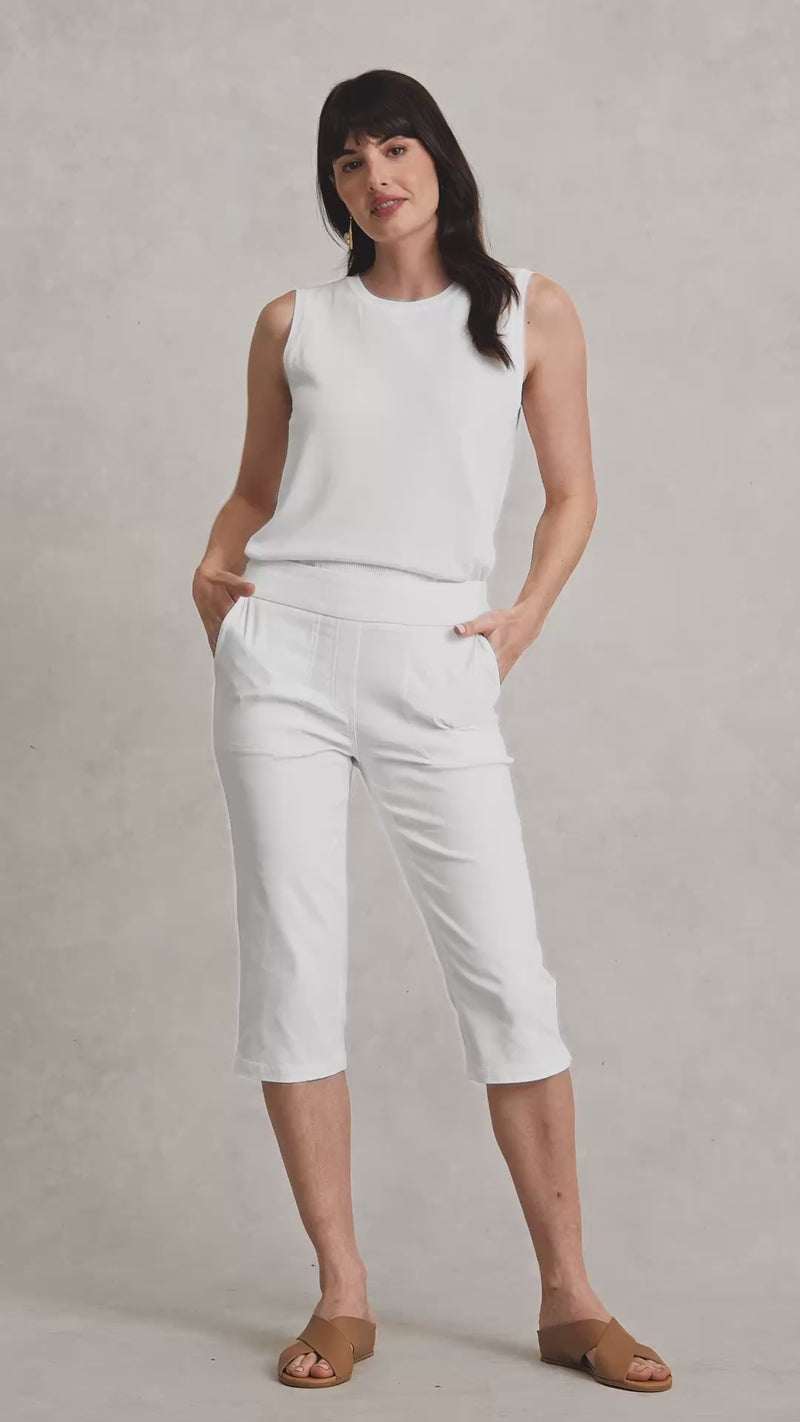 Pull-On Capri Short - Warm White